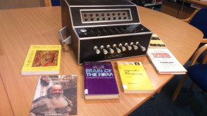 stafford-beer-machine-and-books